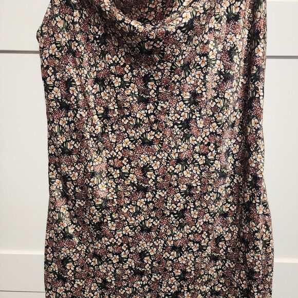 Floral satin mini dress perfect for Fall small - Picture 5 of 10